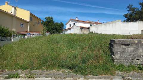 Terreno / 380 m2 / Granja / Monte Real / Leiria