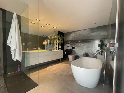 Moradia T4 / Isolada / 3 Pisos / Nazaré / Leiria