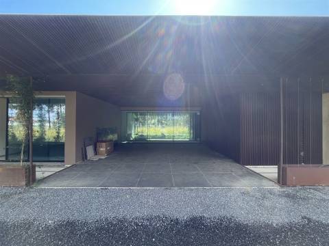 Imóvel de luxo / Moradia T3 + Casa Apoio T2 / Em Construção / Piscina / Pombal