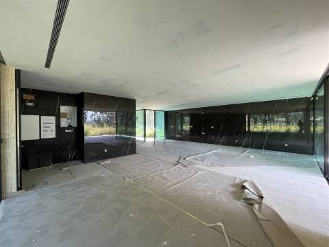 Imóvel de luxo / Moradia T3 + Casa Apoio T2 / Em Construção / Piscina / Pombal