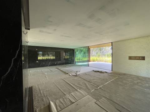 Imóvel de luxo / Moradia T3 + Casa Apoio T2 / Em Construção / Piscina / Pombal