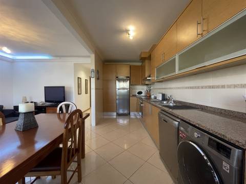 Apartamento T2 + 1 / Garagem  / Terraço / Vista  Mar / Nazaré / Leiria