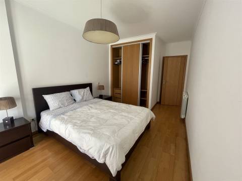 Apartamento T2 + 1 / Garagem  / Terraço / Vista  Mar / Nazaré / Leiria