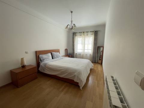 Apartamento T2 + 1 / Garagem  / Terraço / Vista  Mar / Nazaré / Leiria