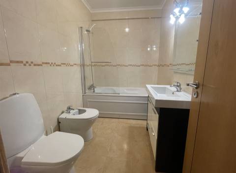 Apartamento T2 + 1 / Garagem  / Terraço / Vista  Mar / Nazaré / Leiria