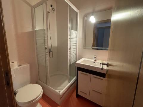 Apartamento T2 + 1 / Garagem  / Terraço / Vista  Mar / Nazaré / Leiria