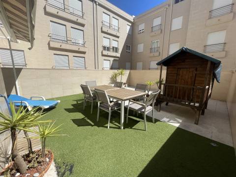 Apartamento T2 + 1 / Garagem  / Terraço / Vista  Mar / Nazaré / Leiria