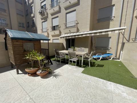 Apartamento T2 + 1 / Garagem  / Terraço / Vista  Mar / Nazaré / Leiria