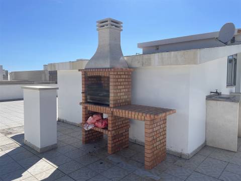 Apartamento T2 + 1 / Garagem  / Terraço / Vista  Mar / Nazaré / Leiria