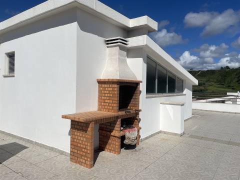 Apartamento T2 + 1 / Garagem  / Terraço / Vista  Mar / Nazaré / Leiria