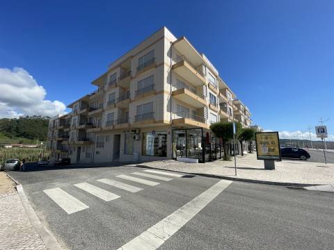 Apartamento T2 + 1 / Garagem  / Terraço / Vista  Mar / Nazaré / Leiria