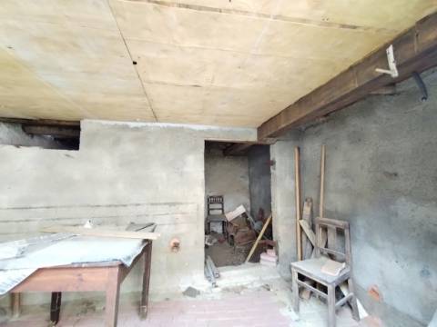 Duas Moradias / Restaurar / Gondemaria / Ourém