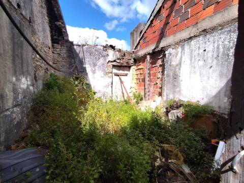 Duas Moradias / Restaurar / Gondemaria / Ourém