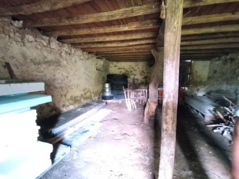 Duas Moradias / Restaurar / Gondemaria / Ourém