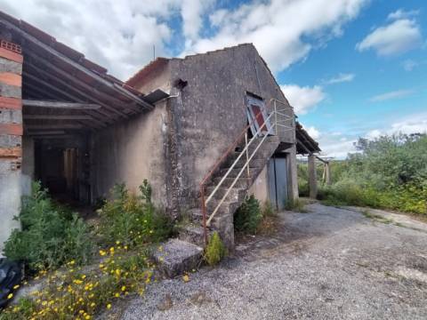 Duas Moradias / Restaurar / Gondemaria / Ourém