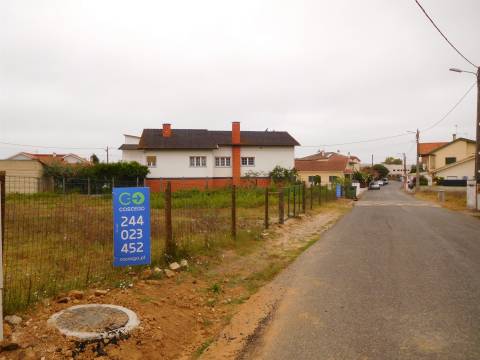 Terreno com 2.610 m2  / Marrazes / Leiria