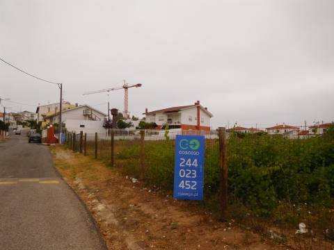 Terreno com 2.610 m2  / Marrazes / Leiria