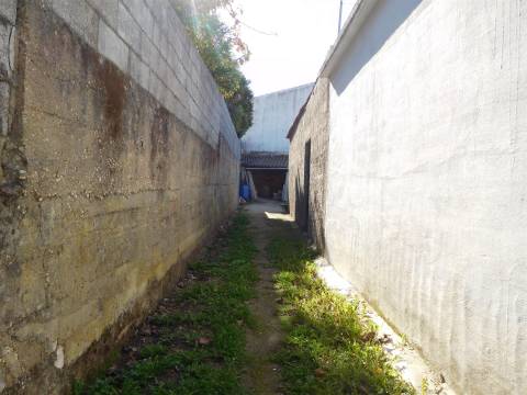 Moradia T3 / Reconstruir / Com Projeto Aprovado / Marrazes / Leiria