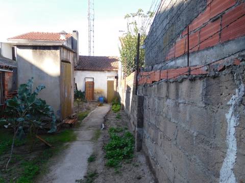 Moradia T3 / Reconstruir / Com Projeto Aprovado / Marrazes / Leiria