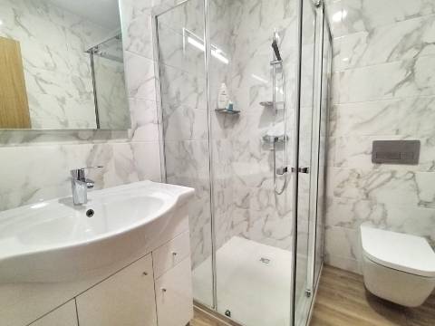 Moradia Isolada / Semi-nova / Vieira de Leiria