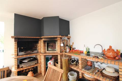 Moradia Isolada / Semi-nova / Vieira de Leiria