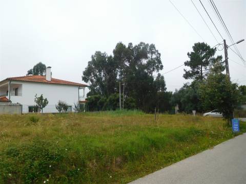 Terreno plano para construção / 600 m2 / Marrazes / Leiria