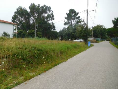 Terreno plano para construção / 600 m2 / Marrazes / Leiria