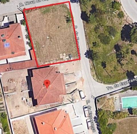 Terreno plano para construção / 600 m2 / Marrazes / Leiria
