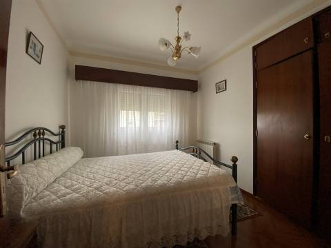 Moradia T5 / Ribeira de Baixo / Porto de Mós