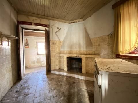 Moradia T3/ Telheiro / Barreira / Leiria