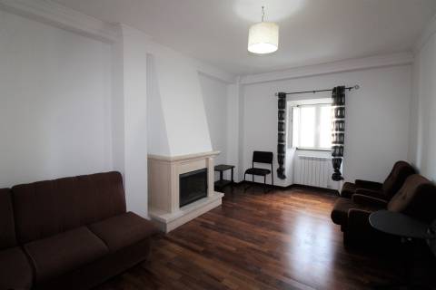 Moradia Azoia /Terreno/ Poço