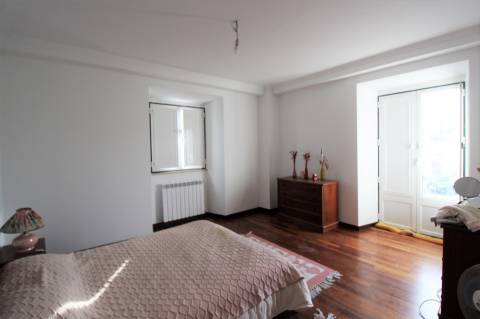 Moradia Azoia /Terreno/ Poço