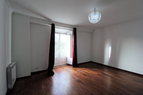 Moradia Azoia /Terreno/ Poço