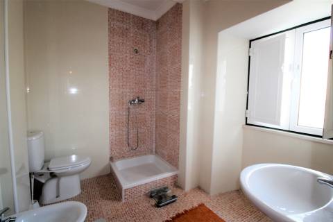 Moradia Azoia /Terreno/ Poço