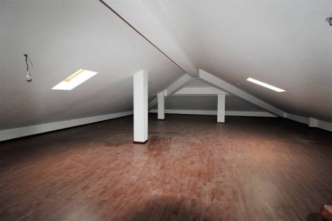 Moradia Azoia /Terreno/ Poço