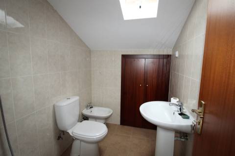 Moradia Azoia /Terreno/ Poço