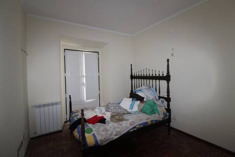 Moradia Azoia /Terreno/ Poço