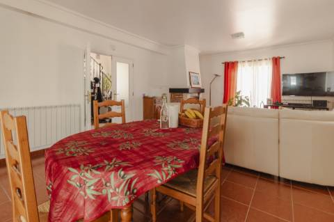 Moradia Isolada T4 / Casal de Matos / Leiria