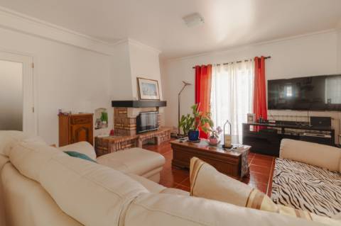 Moradia Isolada T4 / Casal de Matos / Leiria
