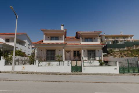 Moradia Isolada T4 / Casal de Matos / Leiria