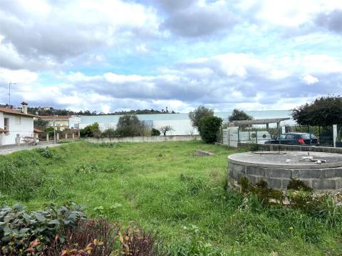 Lote de terreno / Urbanizado / Construção de prédio / Batalha
