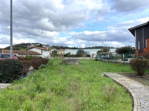 Lote de terreno / Urbanizado / Construção de prédio / Batalha