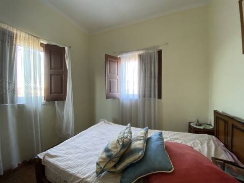 Moradia Térrea T3/ terreno / Picoto /Batalha