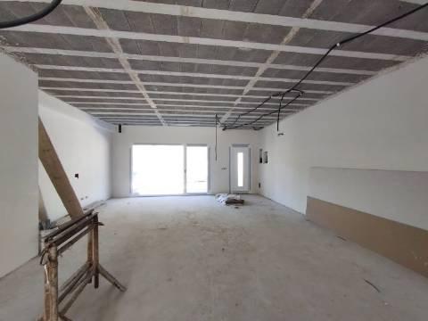 Moradia T3 / Nova / Terreno / Churrasqueira / Ar condicionado / Santa Eufémia / Leiria