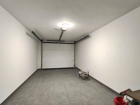 Moradia T3 / Nova / Terreno / Churrasqueira / Ar condicionado / Santa Eufémia / Leiria