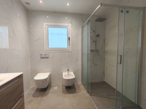 Moradia T3 / Nova / Terreno / Churrasqueira / Ar condicionado / Santa Eufémia / Leiria