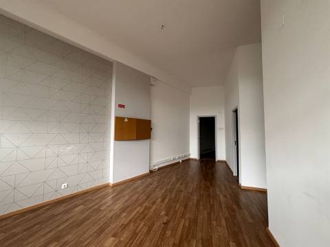 Loja / Viabilidade Apartamento / Leiria
