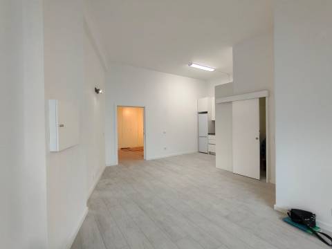 Loja / Apartamento T1 / Leiria
