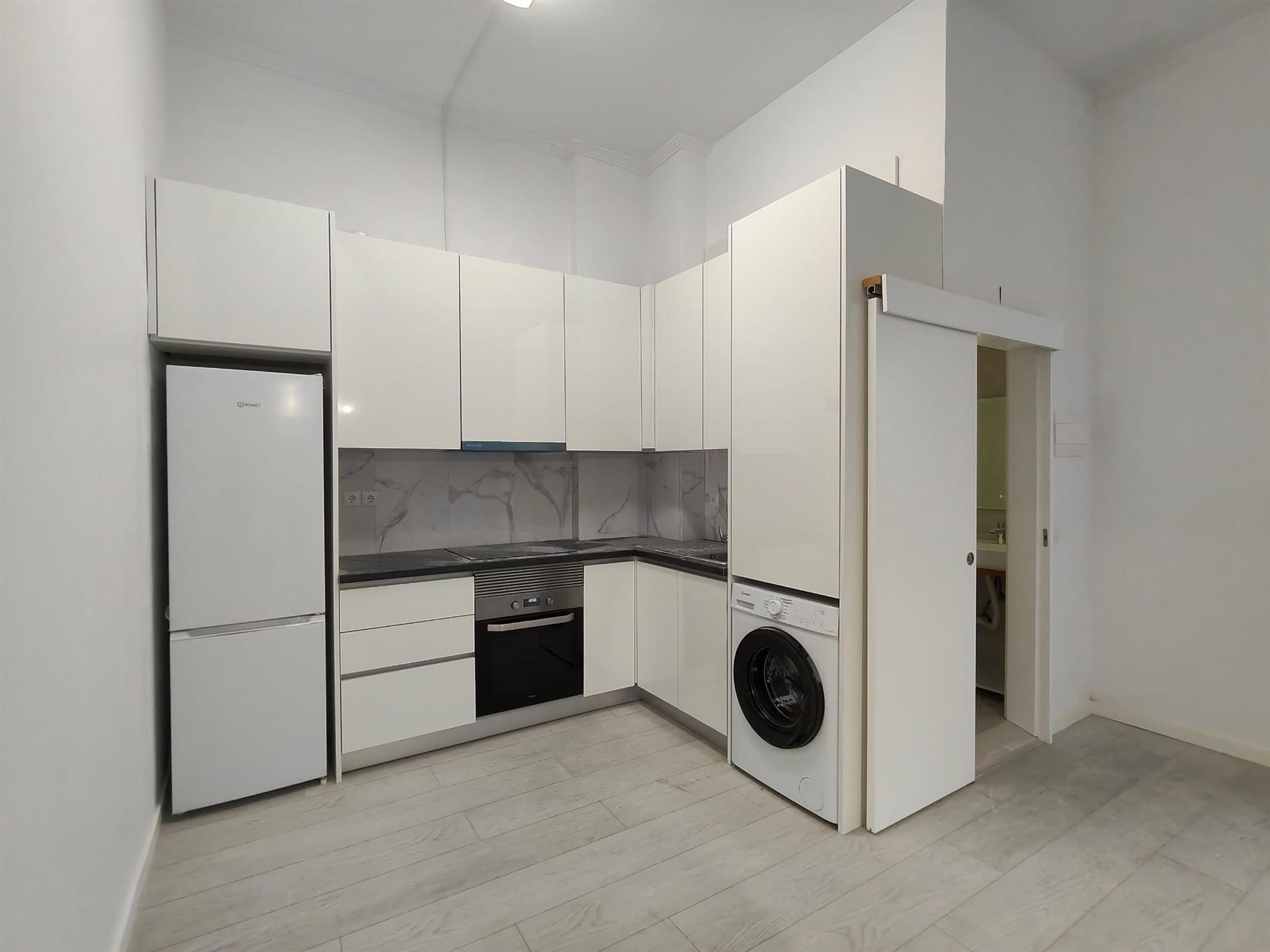 Loja / Apartamento T1 / Leiria