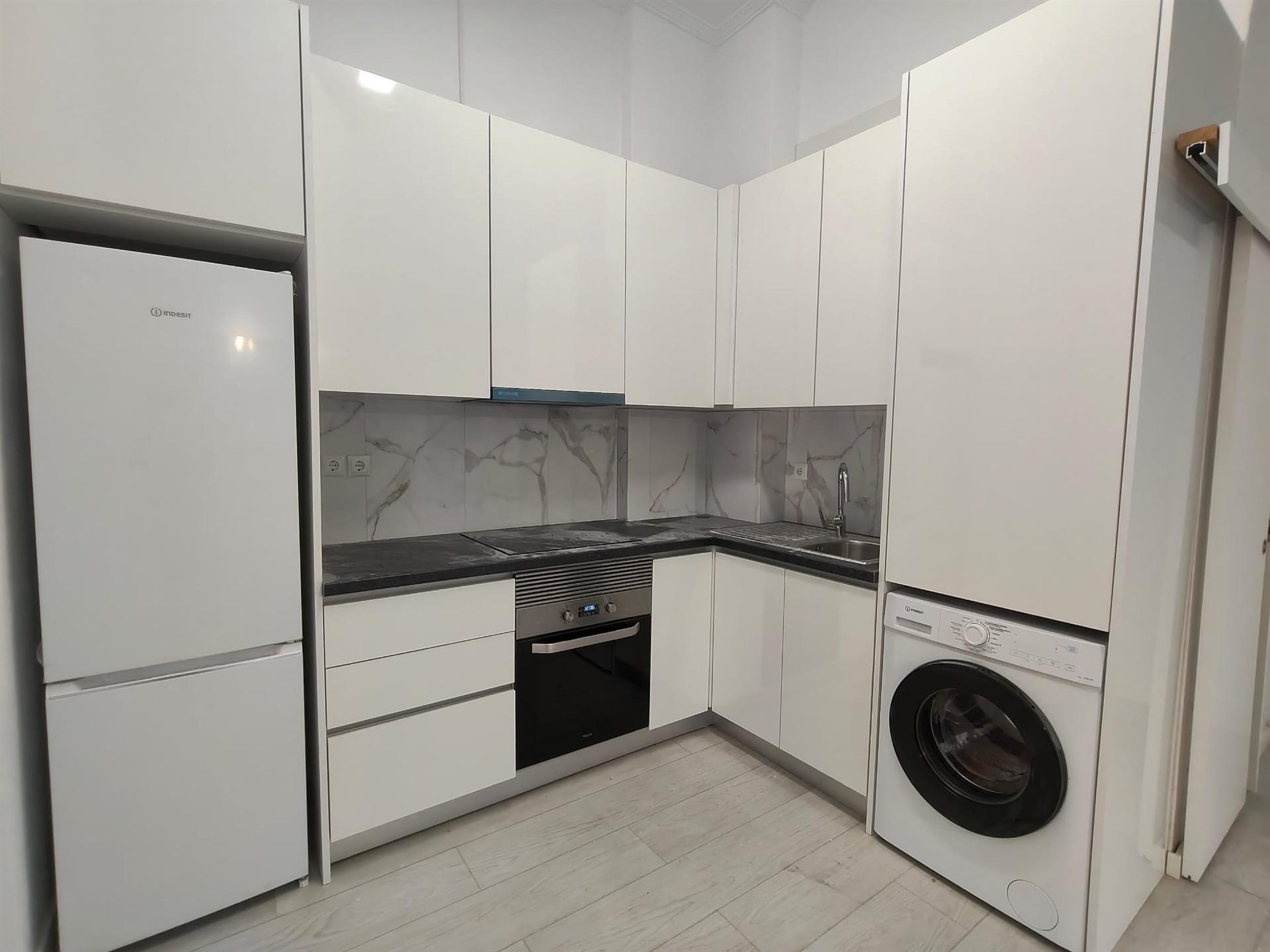 Loja / Apartamento T1 / Leiria